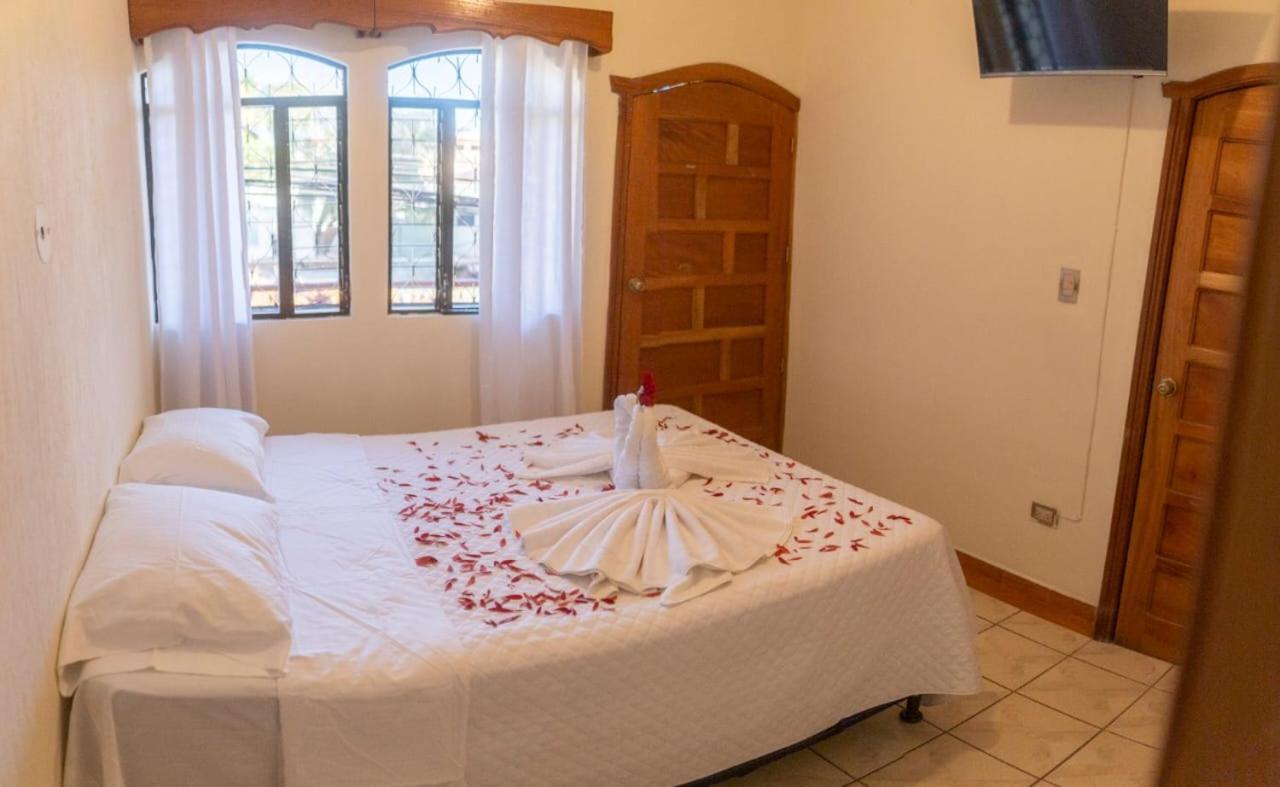 Hotel Los Manantiales Panajachel Zewnętrze zdjęcie